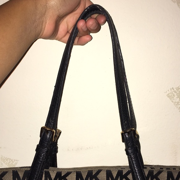 Michael Kors Handbag - Picture 4 of 7